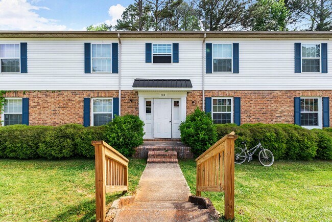 Building Photo - 3 Bedroom Availability