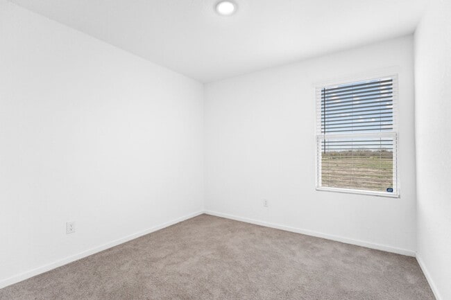 Building Photo - 4bed/2bath Home at Higdon Crossing Subdivision