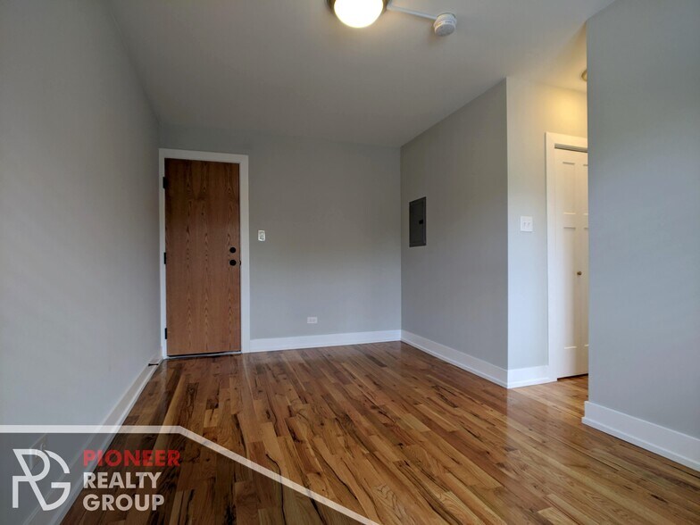 Building Photo - 2850 N Mildred Ave