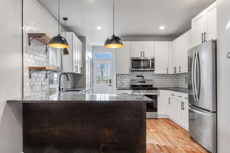 Primary Photo - 1149 Summit St