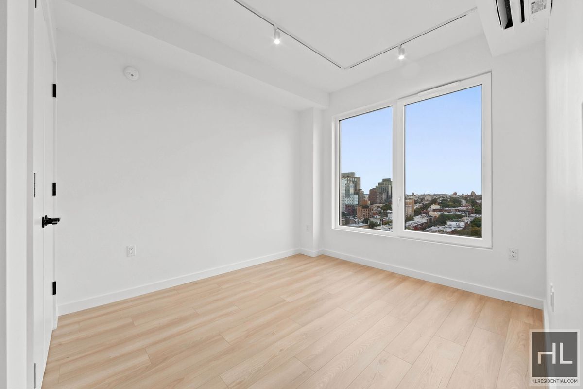 Building Photo - 18 month lease free month's rent