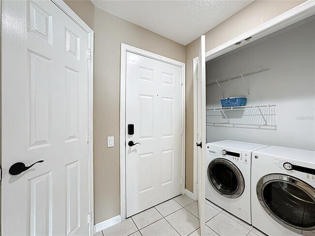 Building Photo - 3960 Southpointe Dr