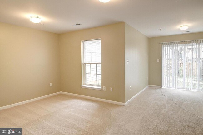 Building Photo - 160 Harpers Way