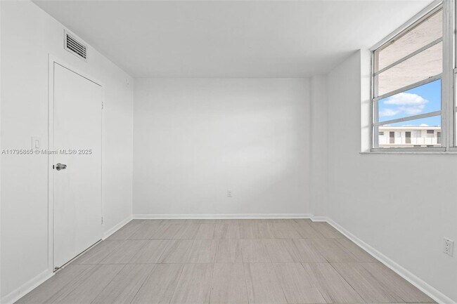 Building Photo - 14170 SW 84th St