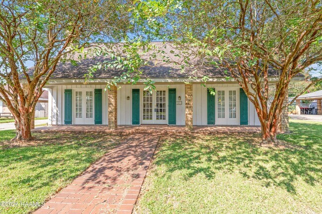 Building Photo - 101 Wisteria Dr