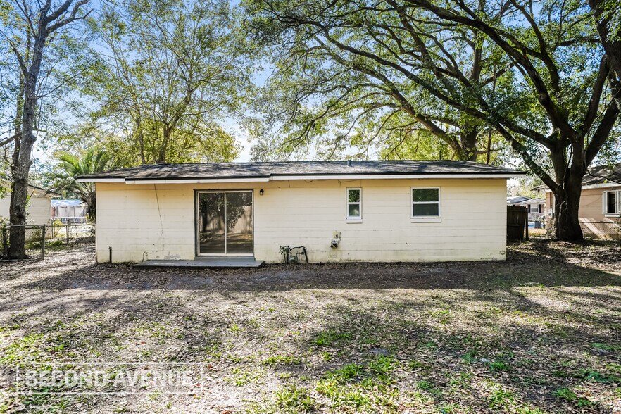 Building Photo - 5111 Arrowsmith Rd