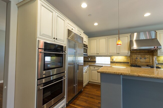 Building Photo - Single Family Golf Course Home for rent in...
