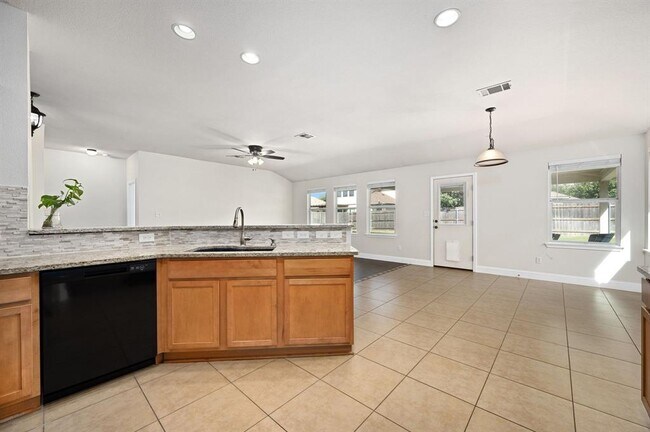 Building Photo - 7817 Squirrel Hollow Dr