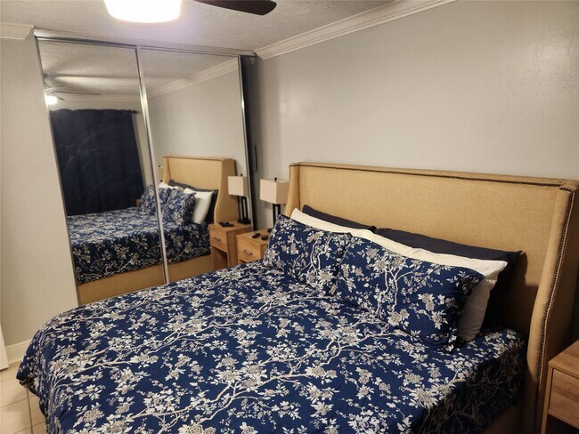 Building Photo - 12600 Melville Dr