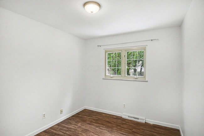 Building Photo - 898 Havendale Dr
