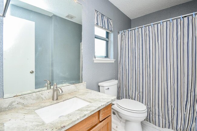 Building Photo - 11902 S Fairhollow Ln
