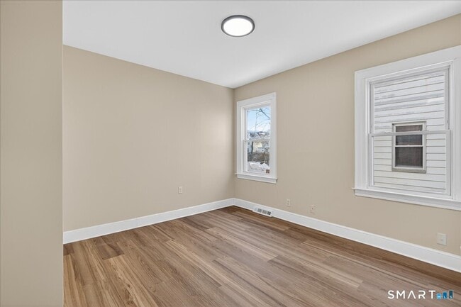 Building Photo - 38 Bristol St