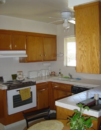 Kitchen - La Espana Apartments