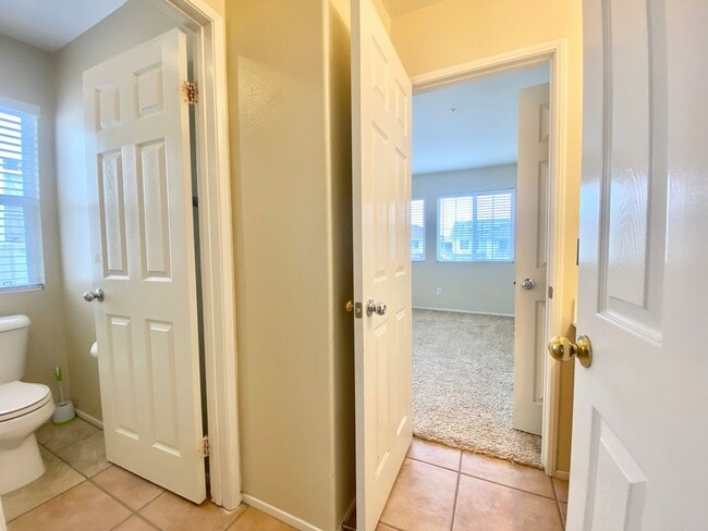 Building Photo - Extremely spacious four bedroom With Oxnard home