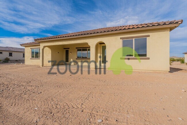 Building Photo - Beautiful Views!