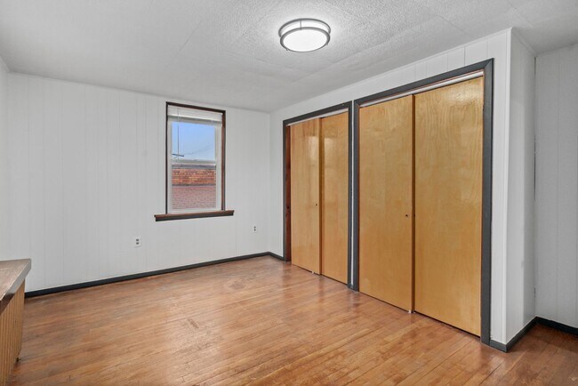 Building Photo - Gorgeous 3 bedroom home in Clairton availa...
