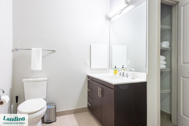 Building Photo - 1111 Stratford Ave