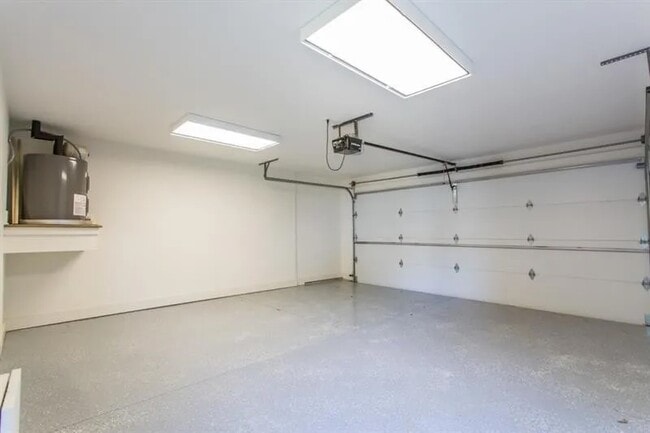 Building Photo - 1333 Hardee St NE