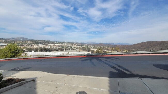 Building Photo - 2422 Pointe Pkwy