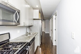 Building Photo - 2 bedroom in Maywood IL 60153