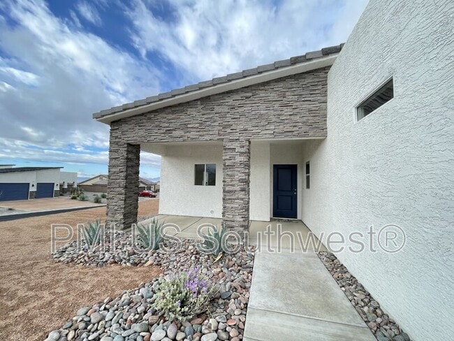 Building Photo - 2591 Trade Wind Dr