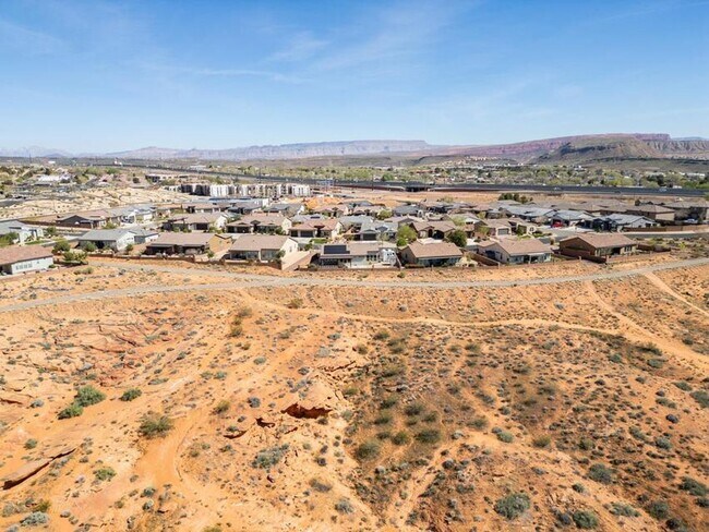 Building Photo - Brio Beauty! 3 Bedroom Home with View and RV Parking!