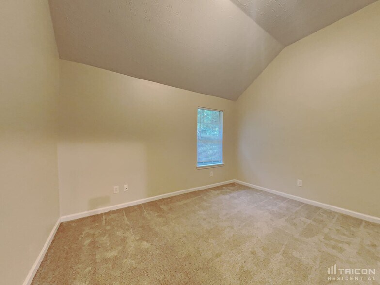Building Photo - 11260 James Madison Dr