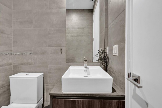 Building Photo - 3465 SW 3rd Ave