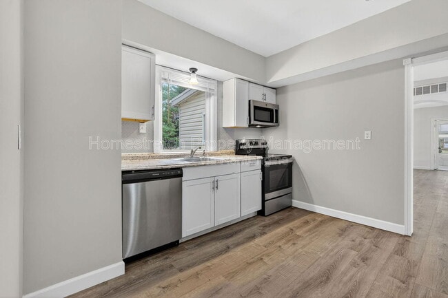 Building Photo - 5 Van Crest Ln