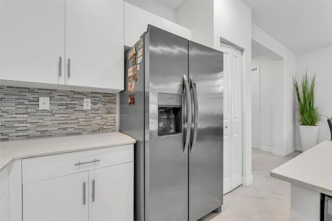 Building Photo - 3538 W 108th St