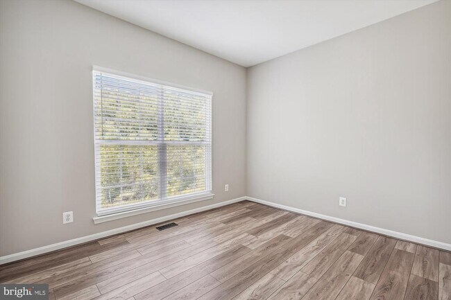 Building Photo - 2973 Myrtlewood Dr
