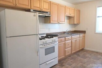 Building Photo - 1401 20th Ave