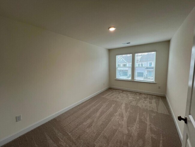 Building Photo - 53 Bluebottle St
