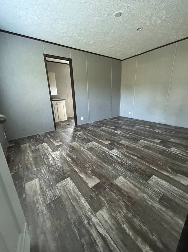 Building Photo - 117 Autumn Ln