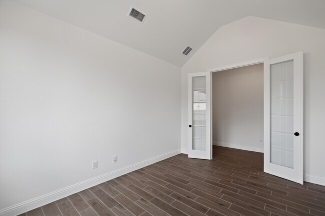 Building Photo - 16231 Sheridan River Trl