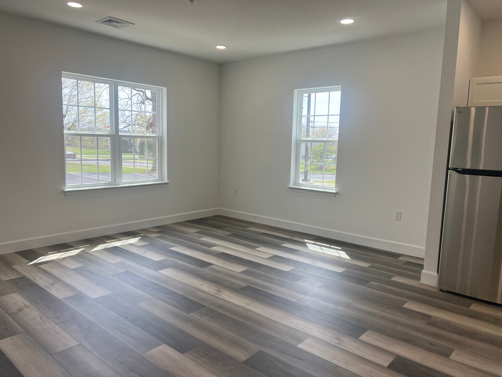 Dining Area - 24 S Elm St