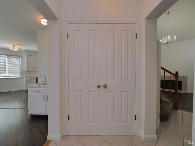 Building Photo - 3500 Crownridge Dr