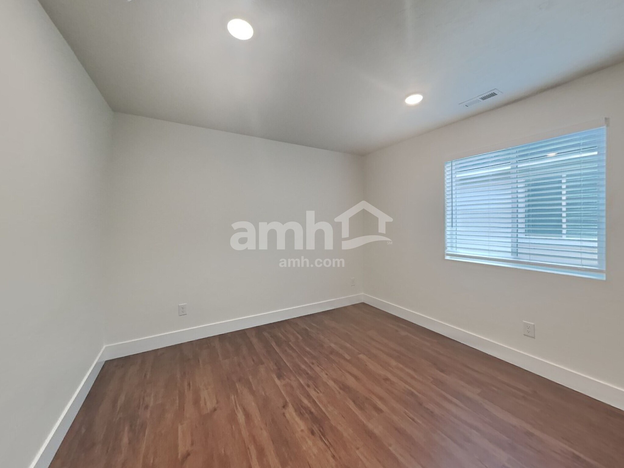 Building Photo - 1465 N Alderleaf Rd