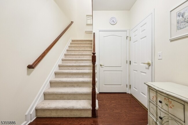 Building Photo - 1507 Meadow Brook Ct