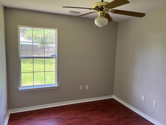 Building Photo - 114 Oak Terrace Dr