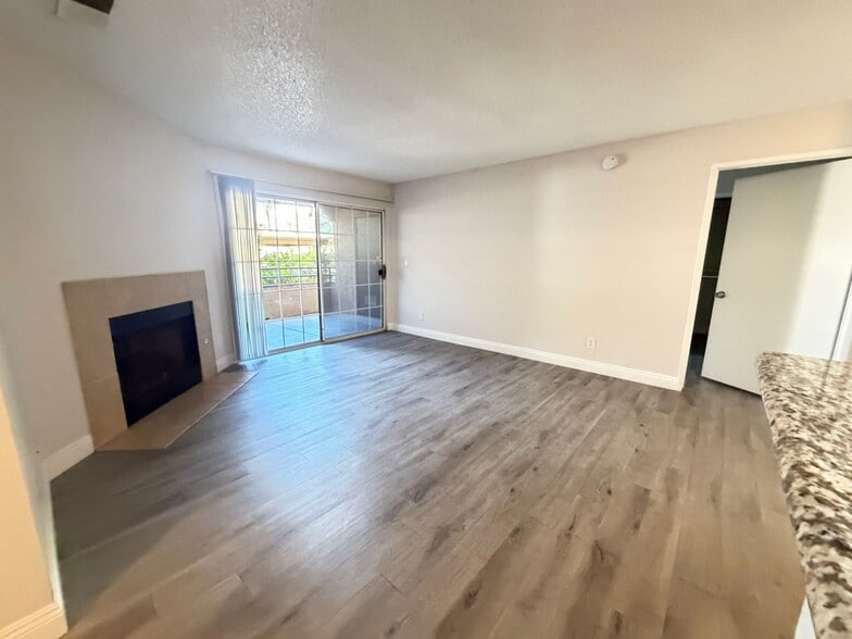 Building Photo - 2200 S Fort Apache