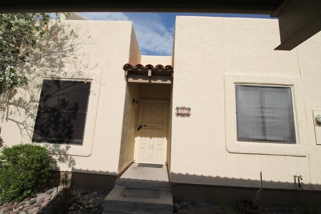 Building Photo - 2486 N Ironwood Ridge Dr