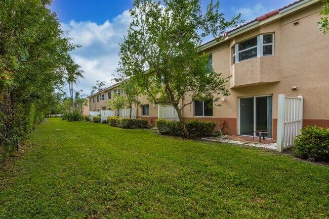 Building Photo - 3500 Briar Bay Blvd