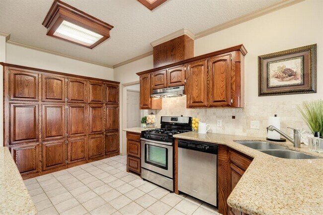 Building Photo - 112 Portulaca St