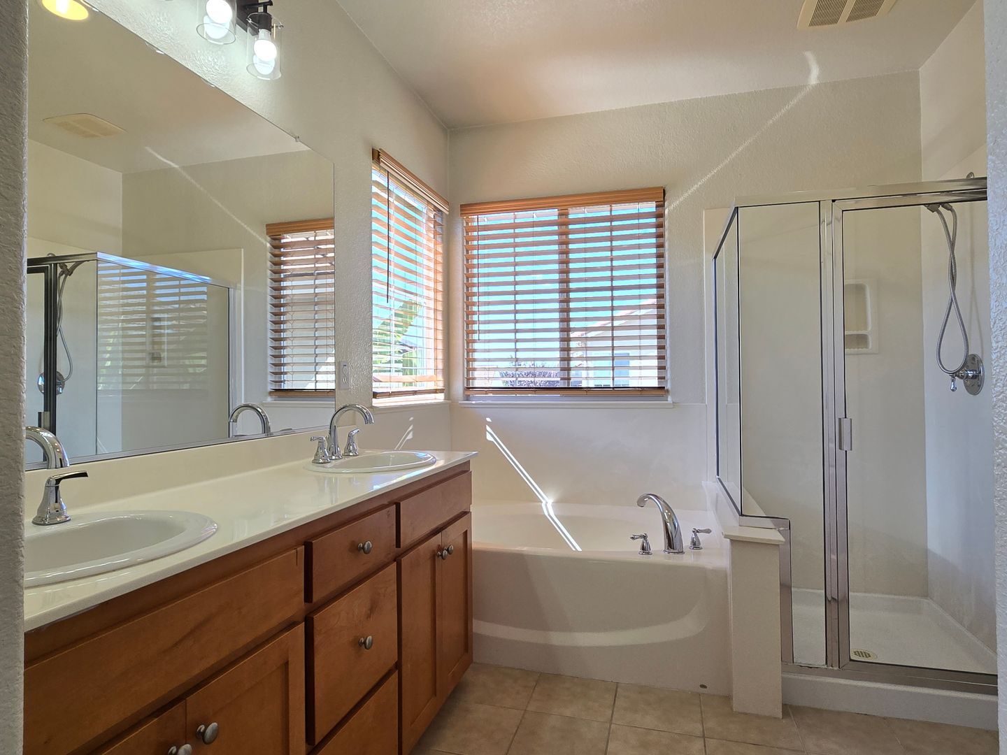 Building Photo - 2761 Gilham Way