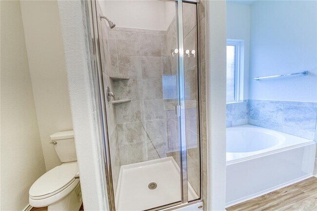 Building Photo - 15401 Summer Ray Dr