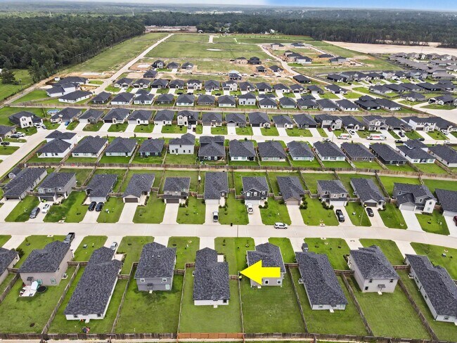 Building Photo - 40839 Hawthorne Glades St