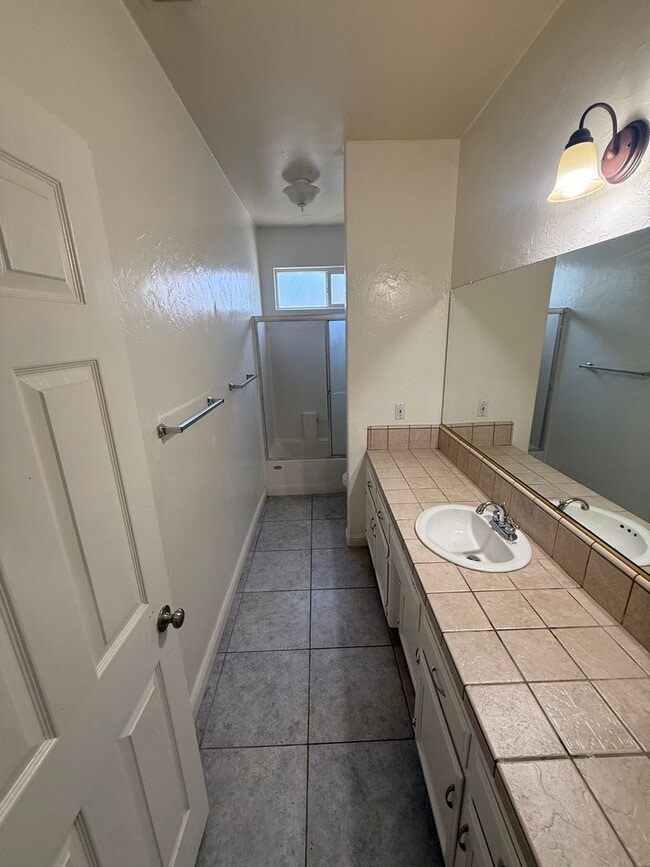 Building Photo - Elegant 3-Bedroom Home in Seven Oaks