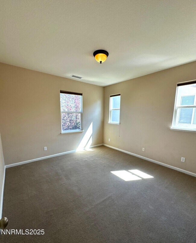 Building Photo - 545 Terracina Way