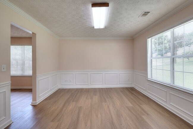 Building Photo - 665 Walnut Creek Dr NW